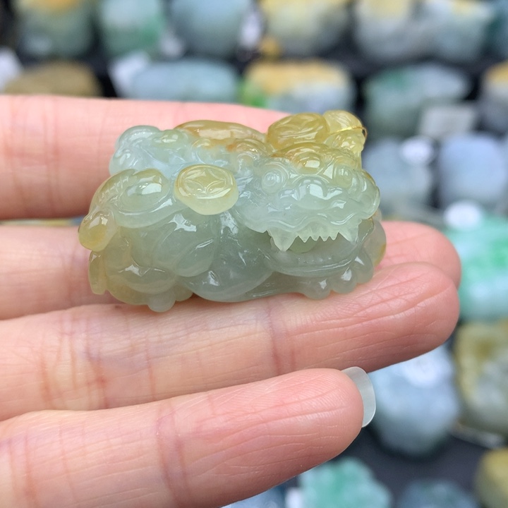 翡翠颈饰未镶嵌天然缅甸A货翡翠貔貅吊坠