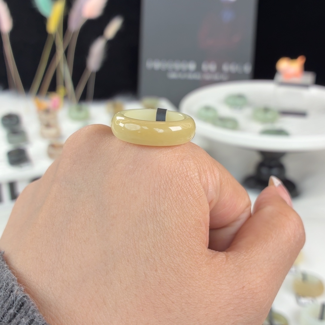 和田玉未镶嵌戒指Q125糖白轮胎16.8不退换