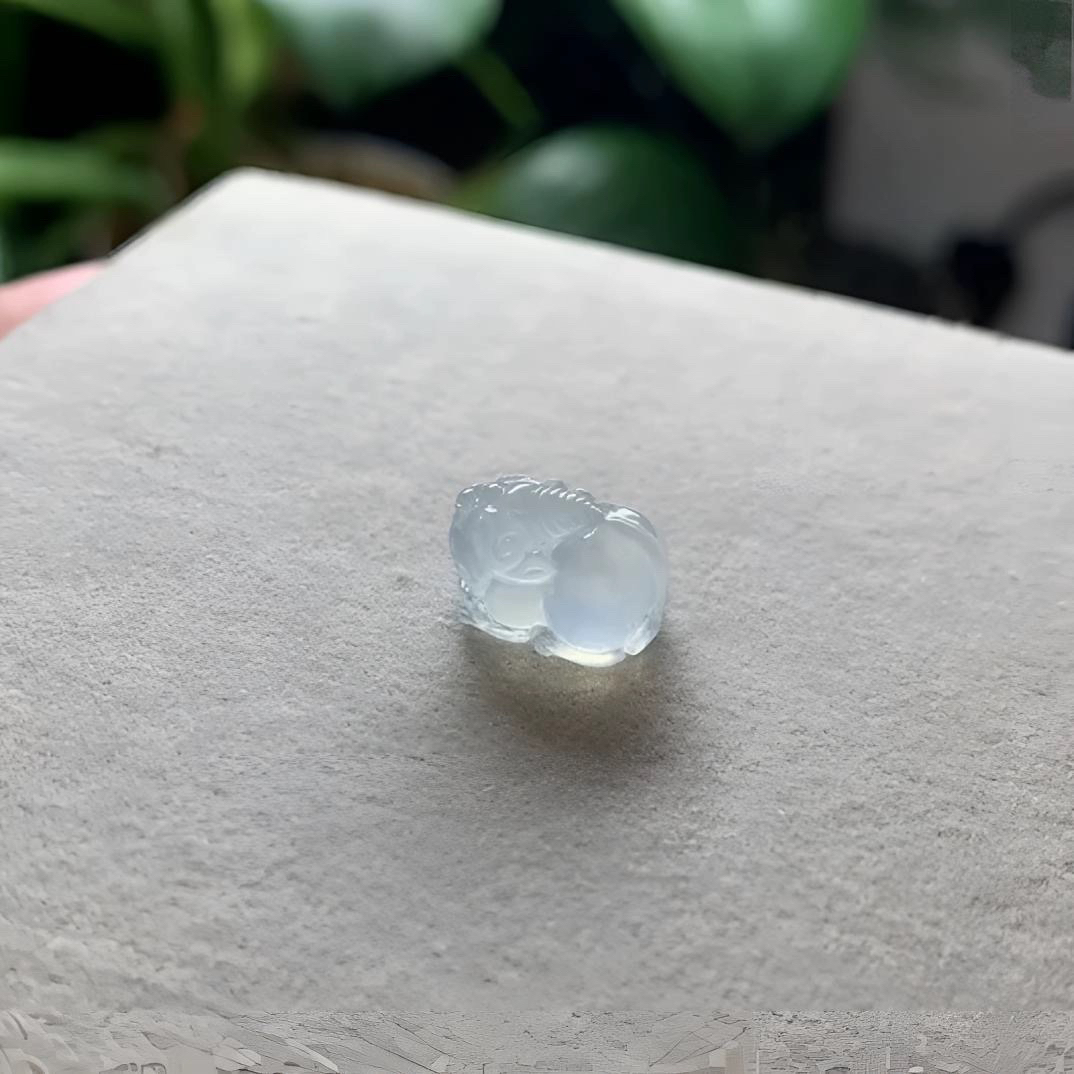 缅甸天然翡翠a货白冰质量小貔貅形状有力量感适合镶嵌戒指手链等