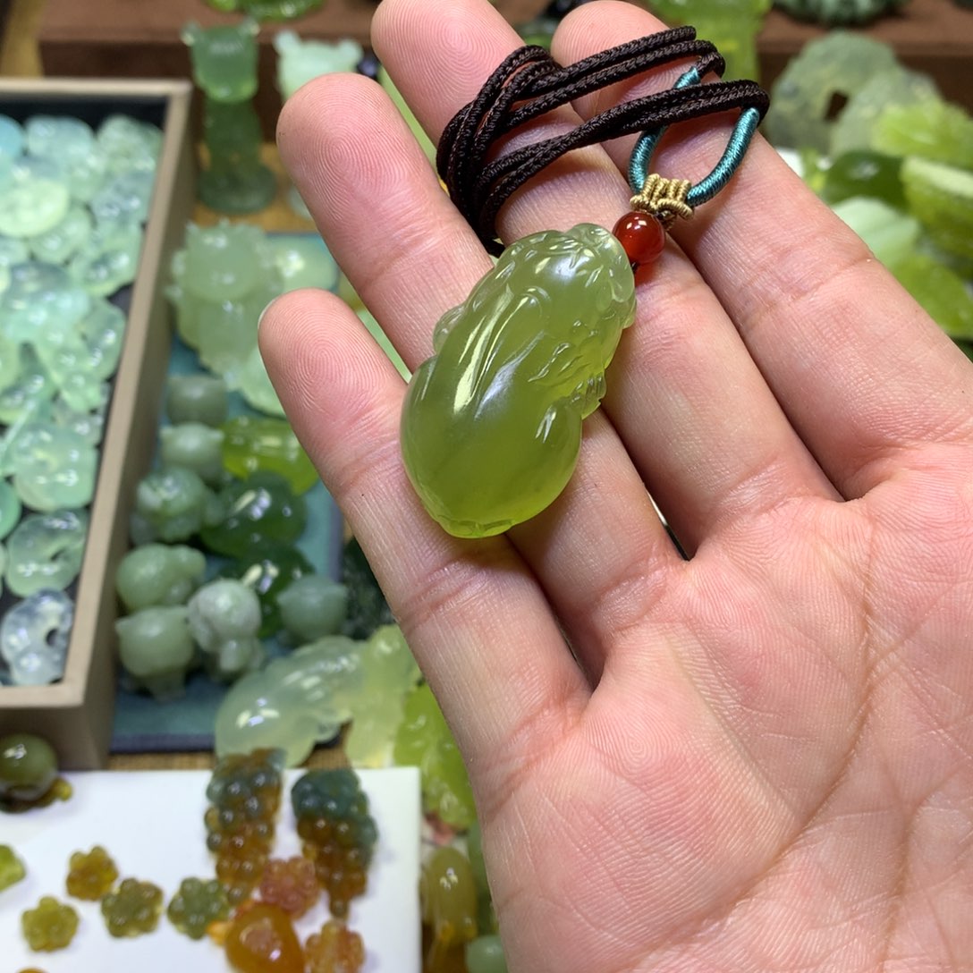 岫玉颈饰未镶嵌貔貅