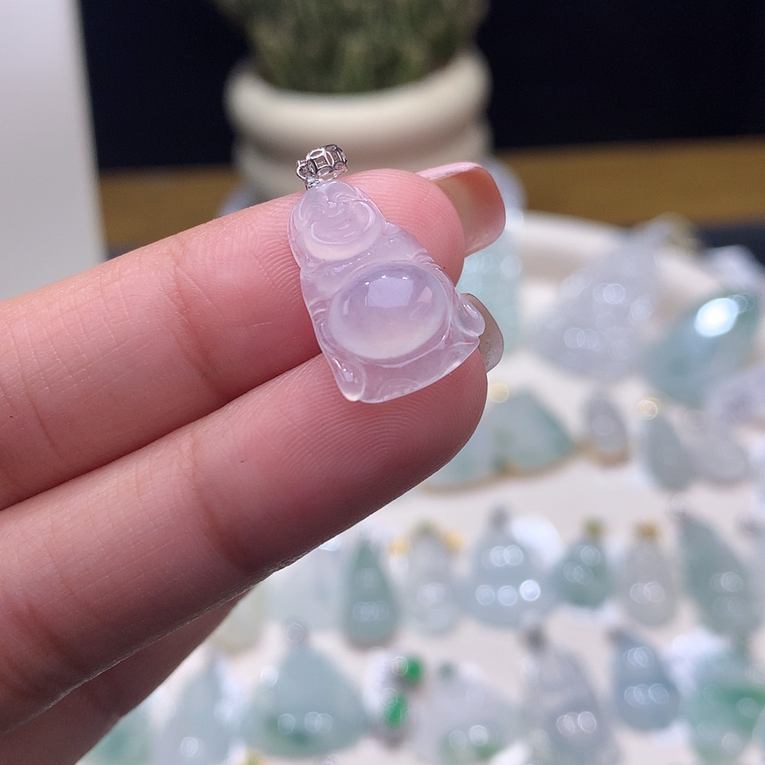 颈饰18K金镶嵌翡翠佛