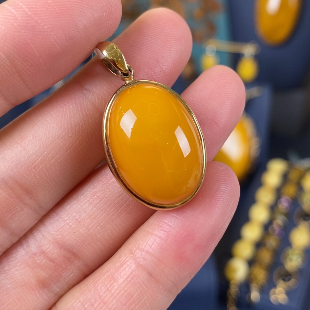 琥珀颈饰银S925镀金镶嵌