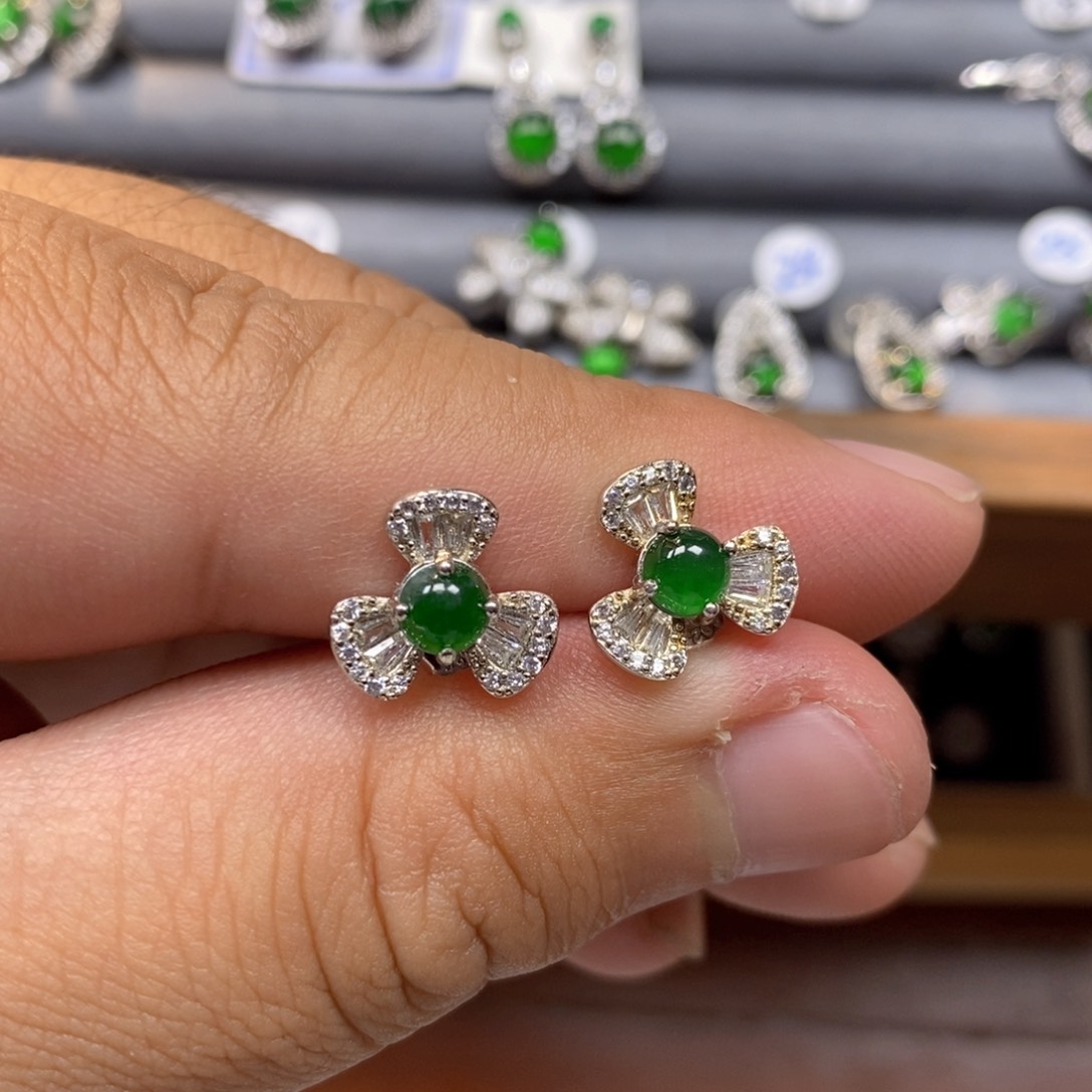 翡翠颈饰银S925镶嵌林*瑢翡翠耳钉