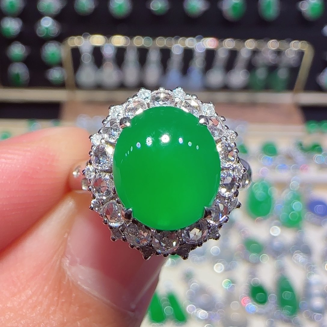 翡翠戒指18K金镶嵌戒指