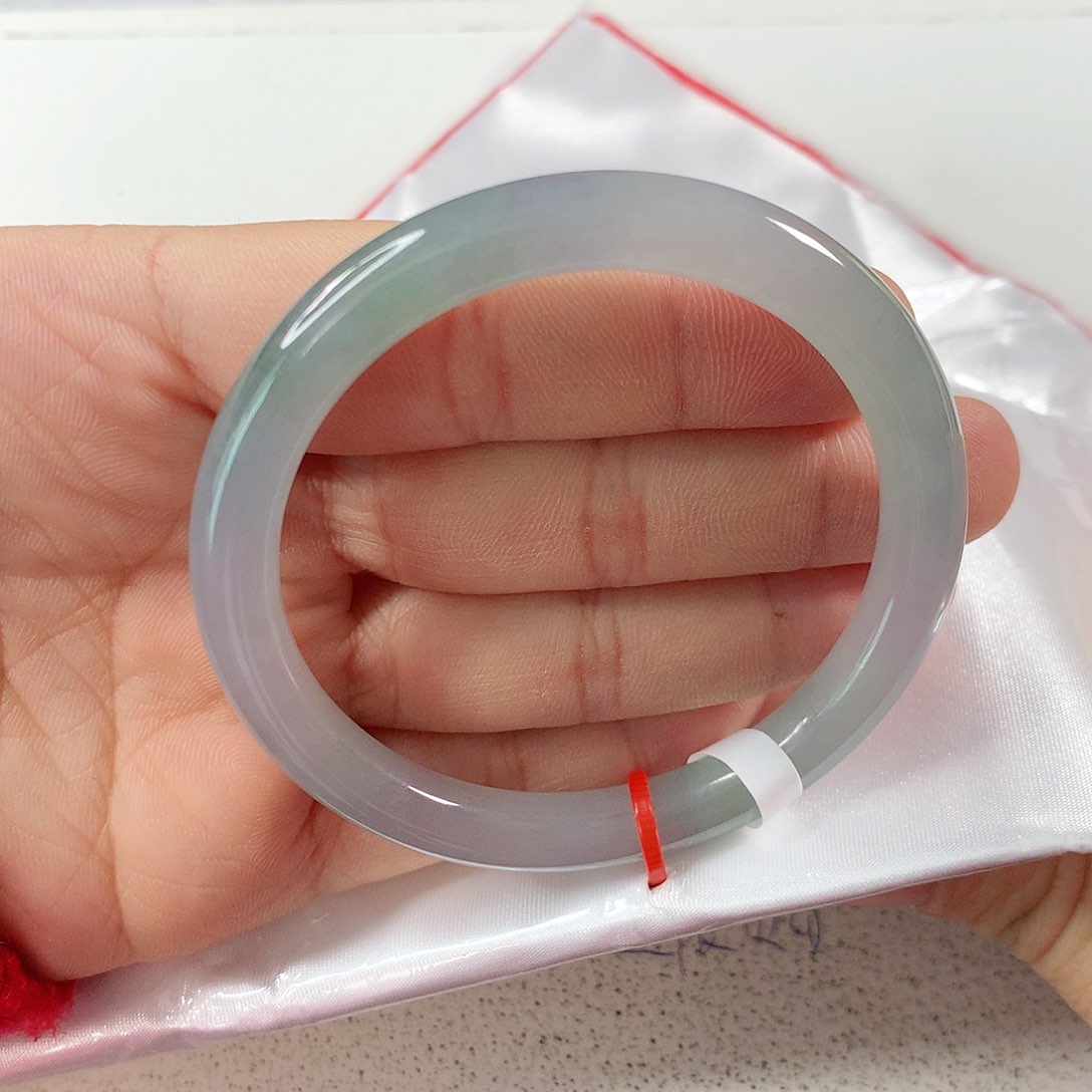 翡翠手镯未镶嵌①⑦⑥