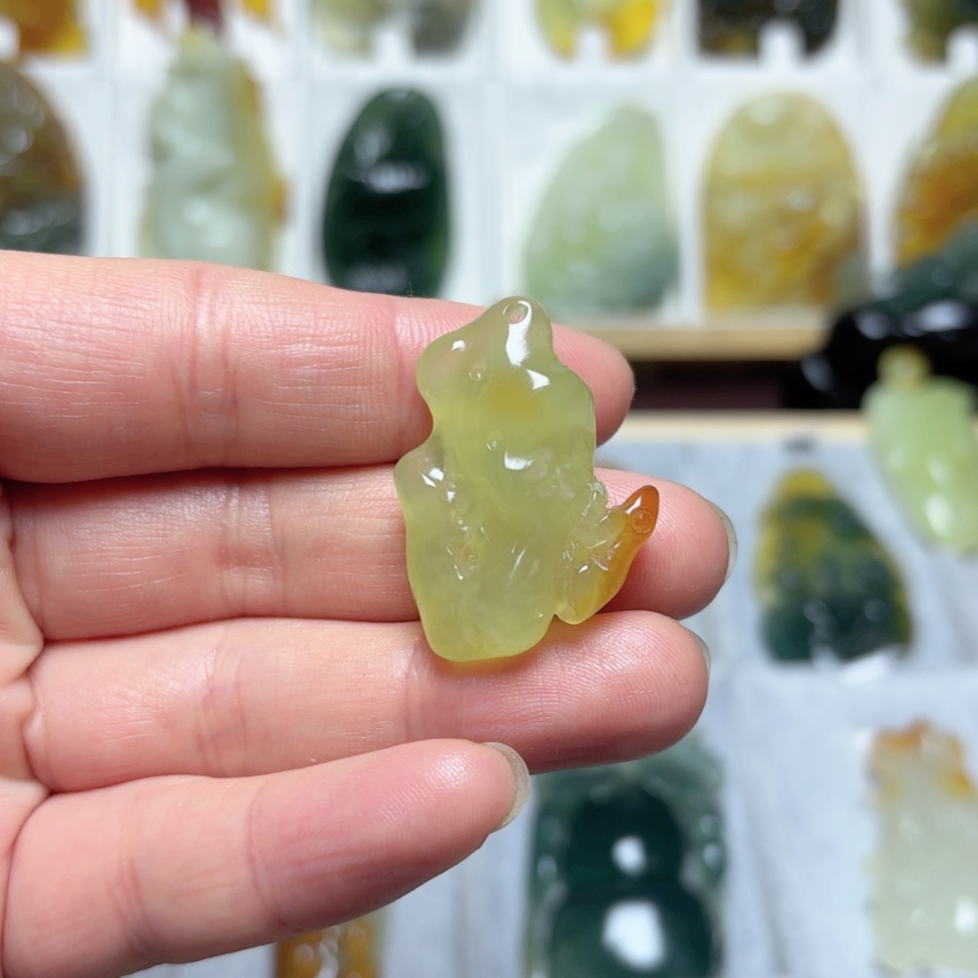 蛇纹石玉吊坠(不含链)未镶嵌