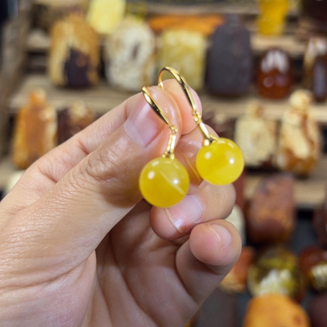 琥珀裸石未镶嵌琥珀