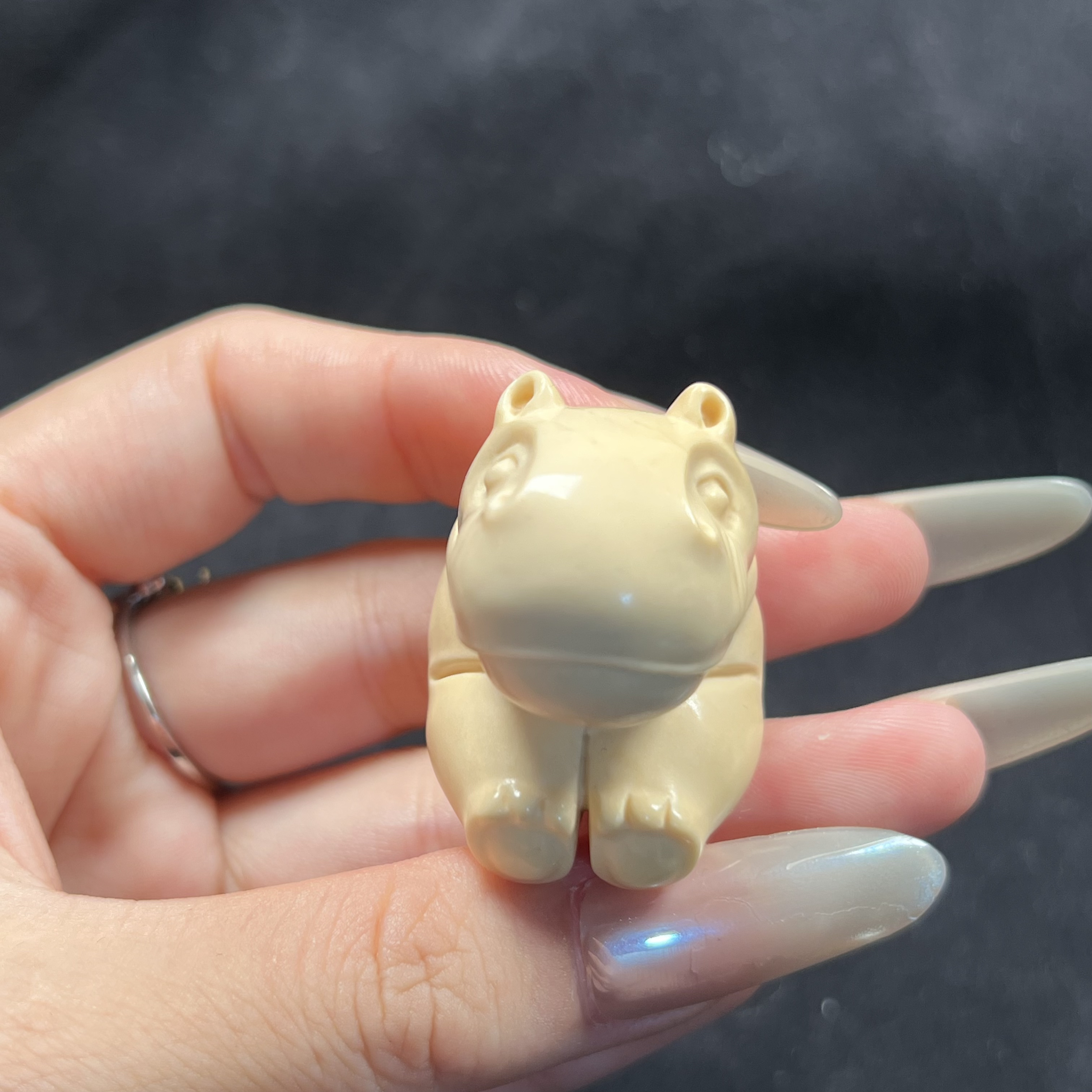 【七月缅黄】河马吊坠原矿缅黄蛋黄玉化俏色巧雕可爱小摆件可盘玩