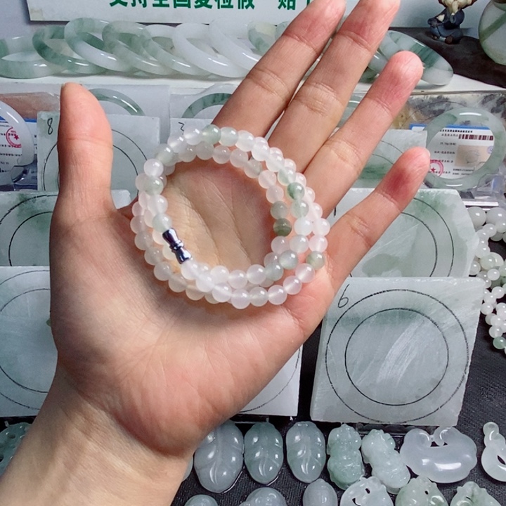 石英质玉颈饰未镶嵌