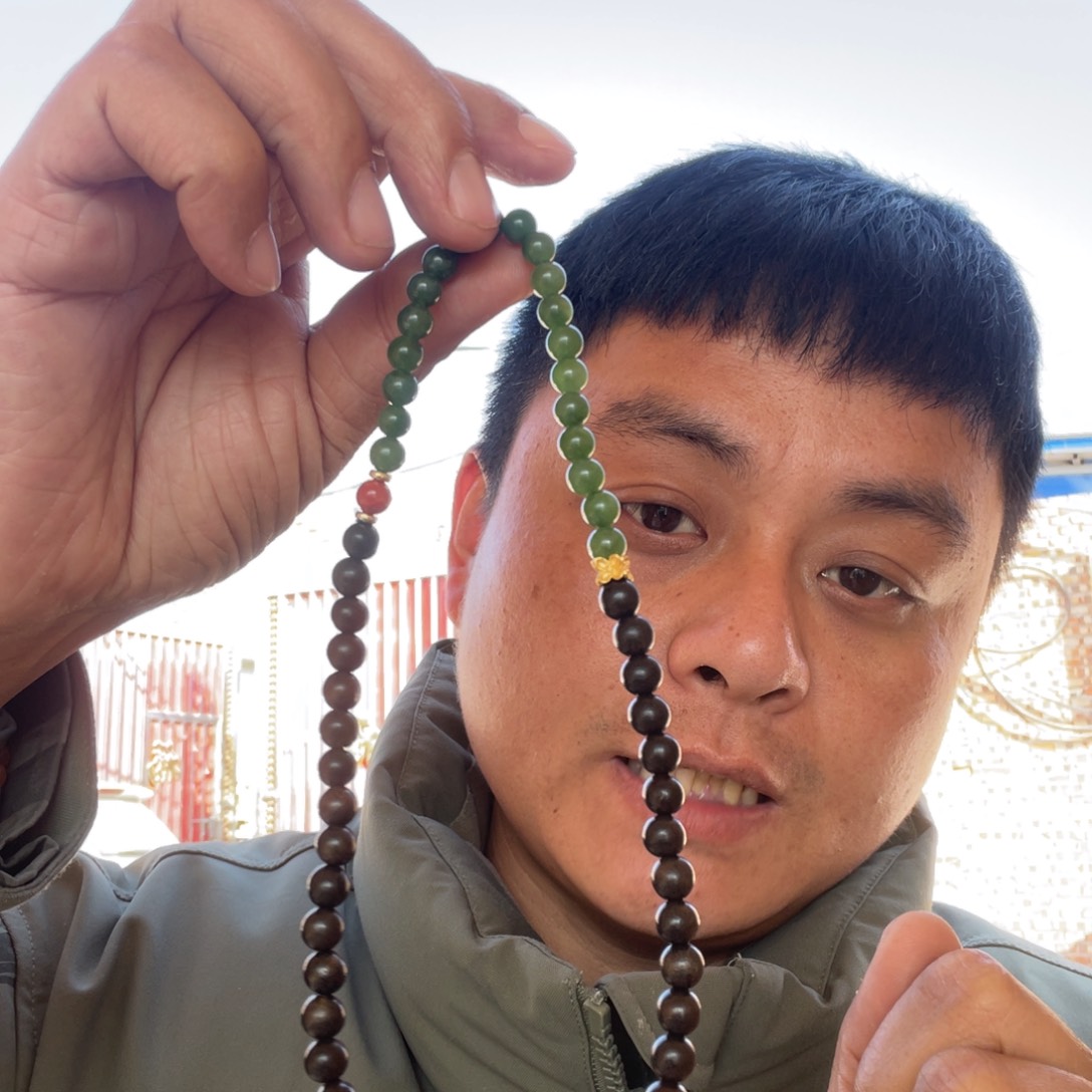 和田玉（碧玉）手链未镶嵌檀香加碧玉两圈