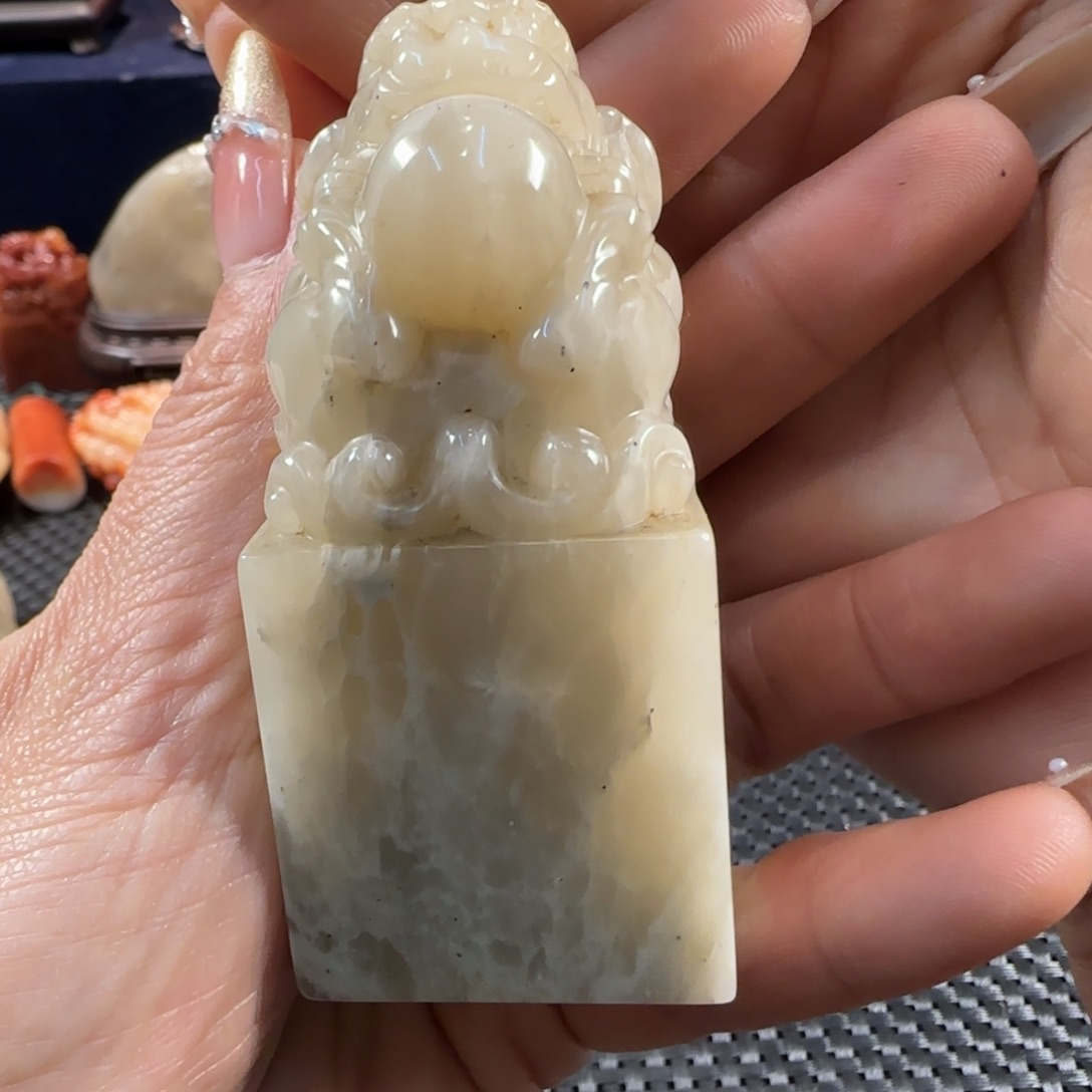 寿山石中***梦国石寿山石