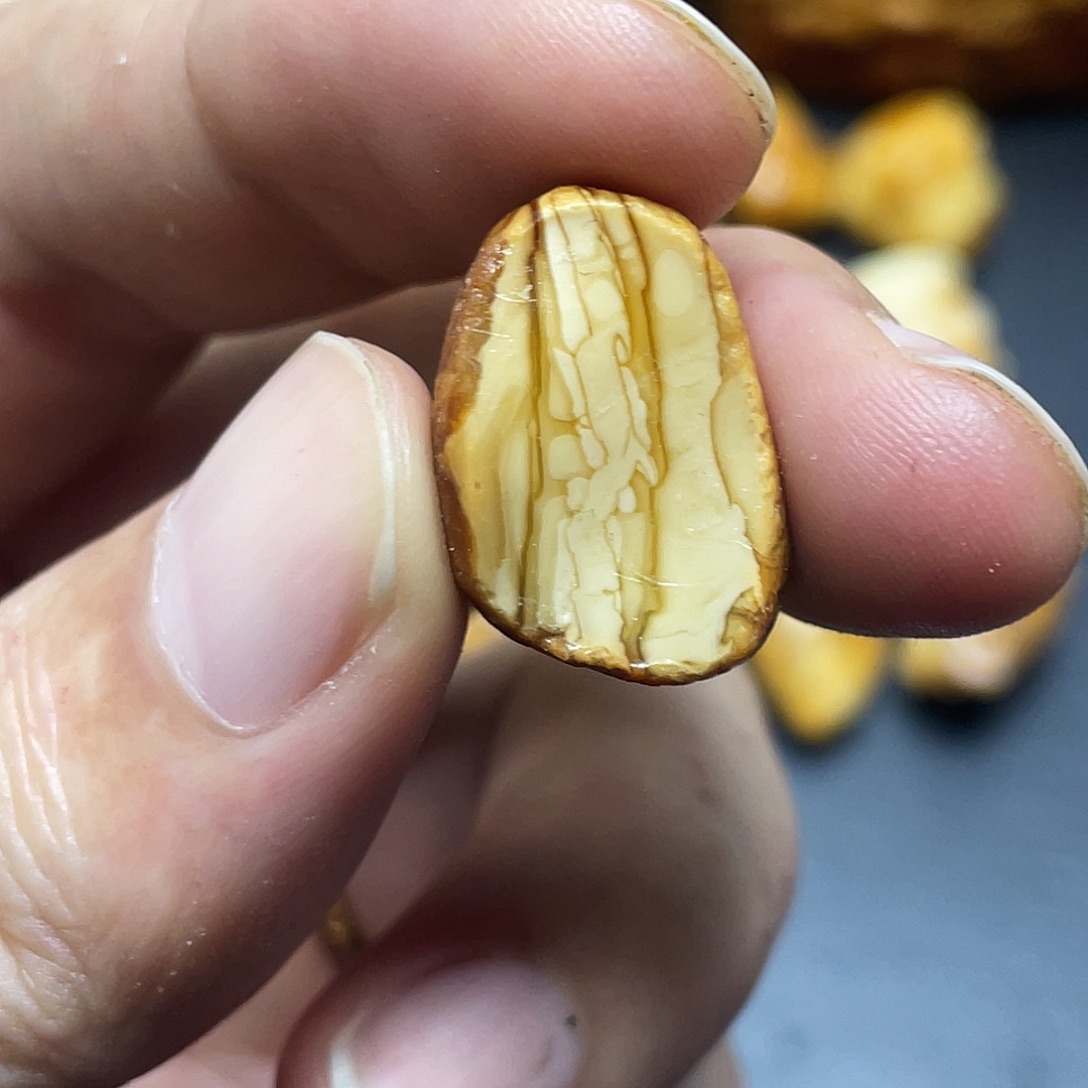 未镶嵌定制琥珀定制