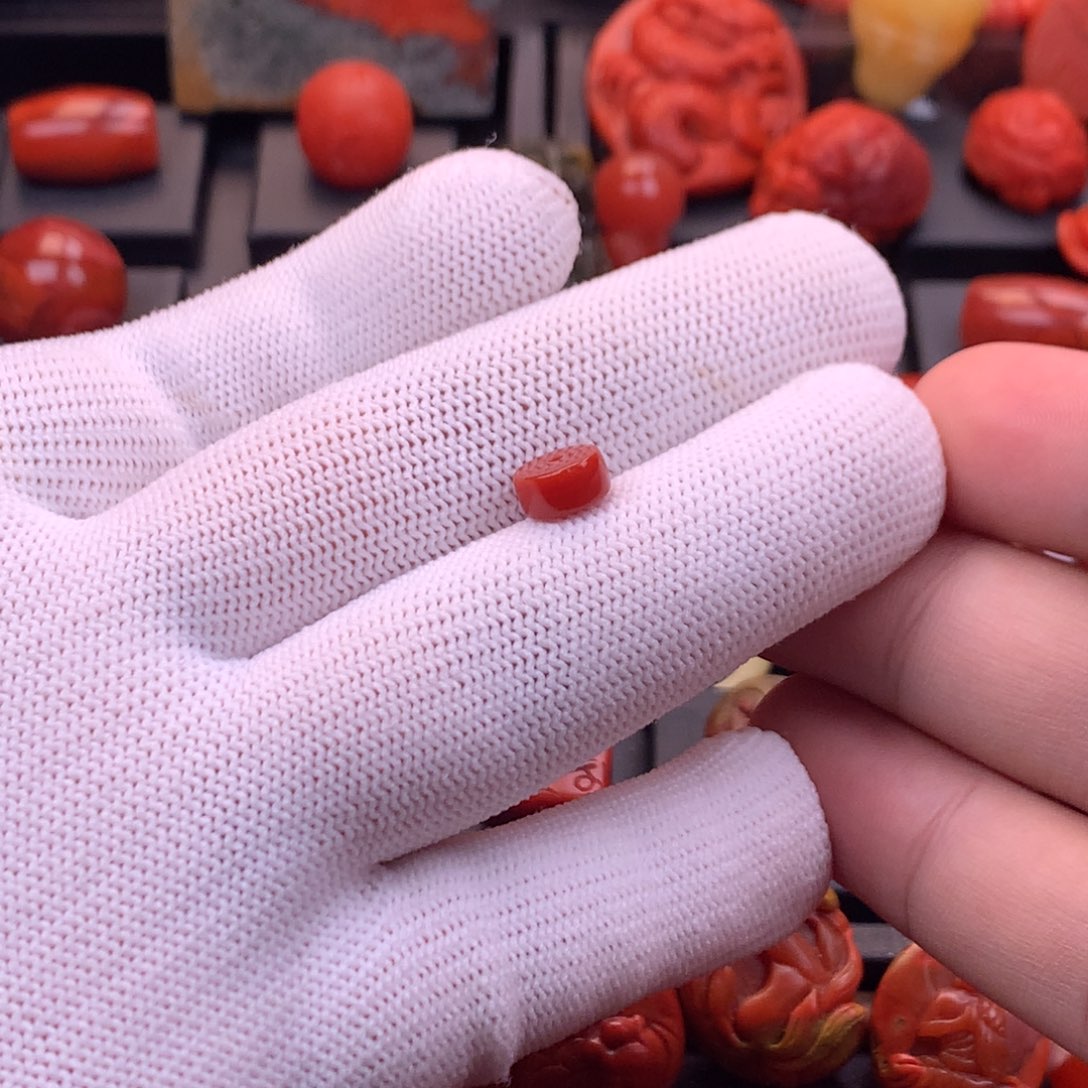 南红玛瑙未镶嵌川料原矿满色满肉精工直切隔片8mm厚4mm