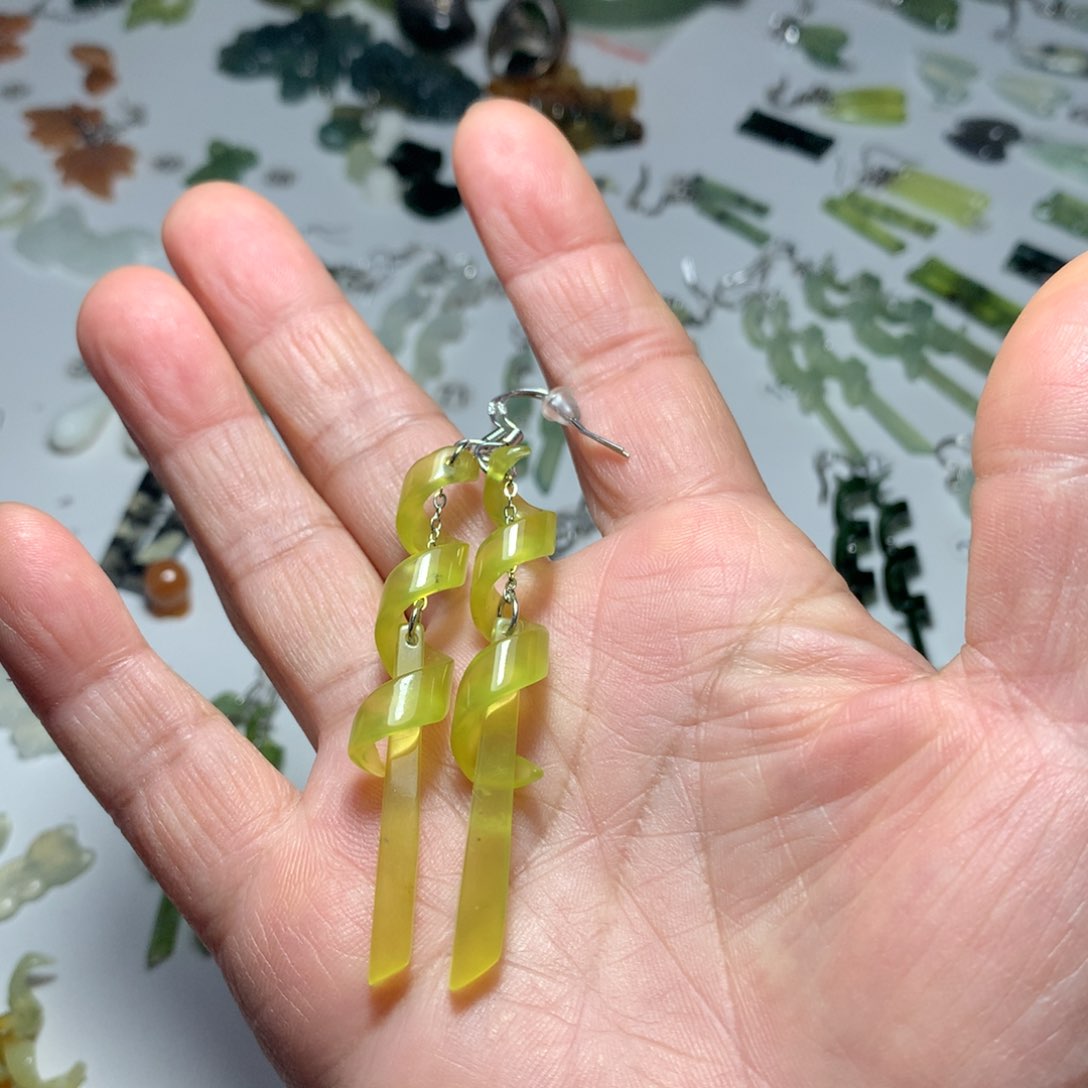 蛇纹石玉耳饰未镶嵌我*胖