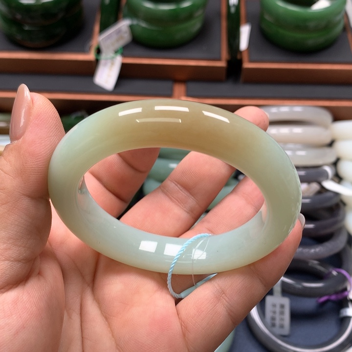 【闪购商品】未镶嵌手镯和田玉