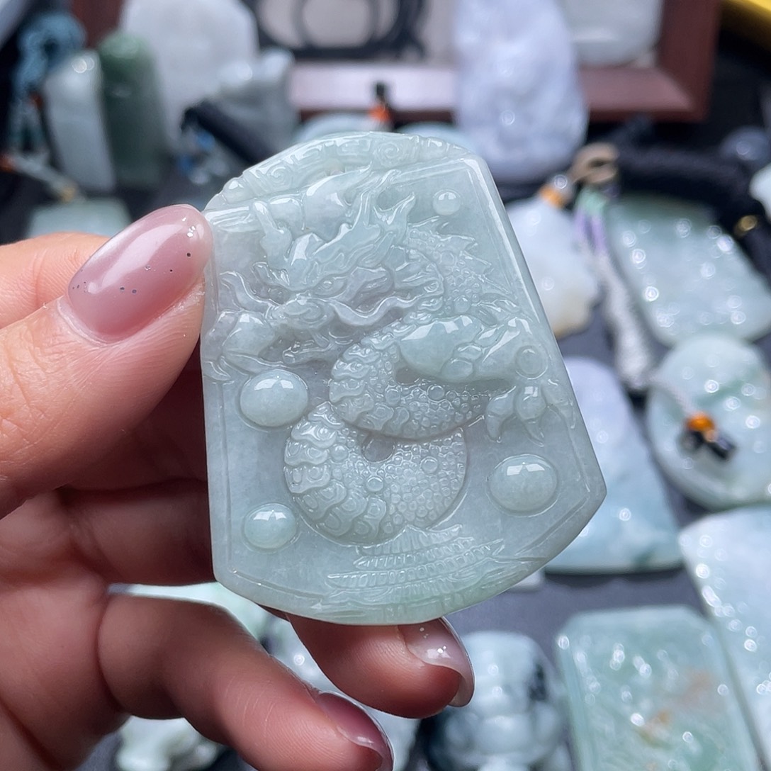 翡翠未镶嵌颈饰翡翠