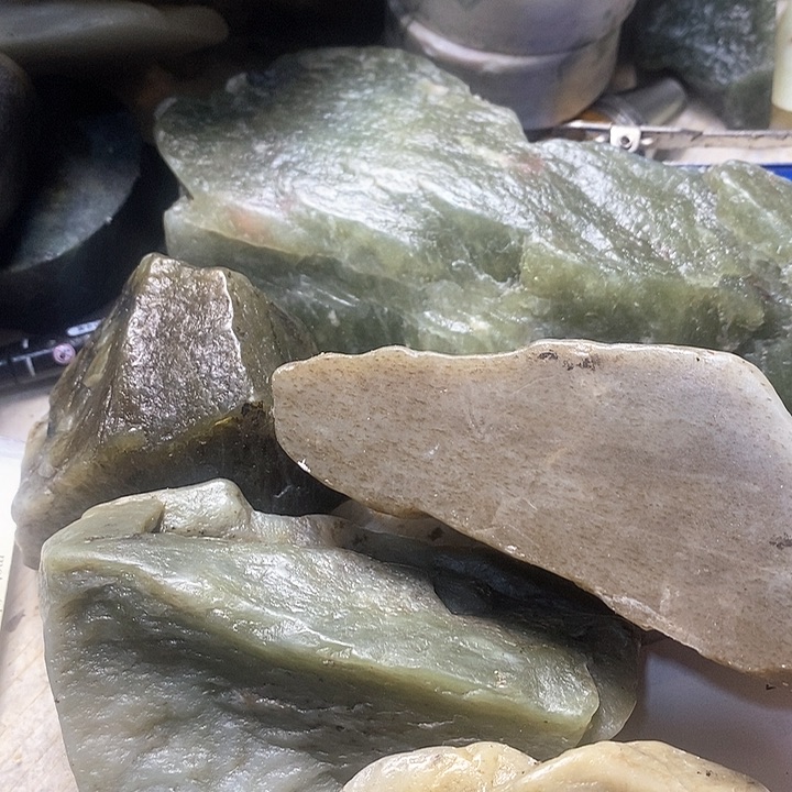 透闪石质玉珠宝半成品未镶嵌