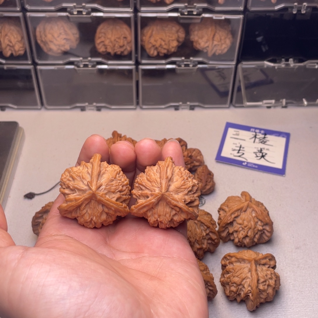 G***H文玩核桃吊坠盘山