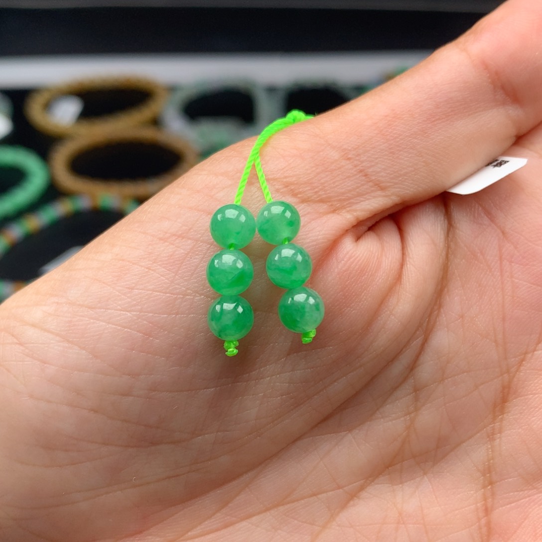 翡翠手链未镶嵌卡