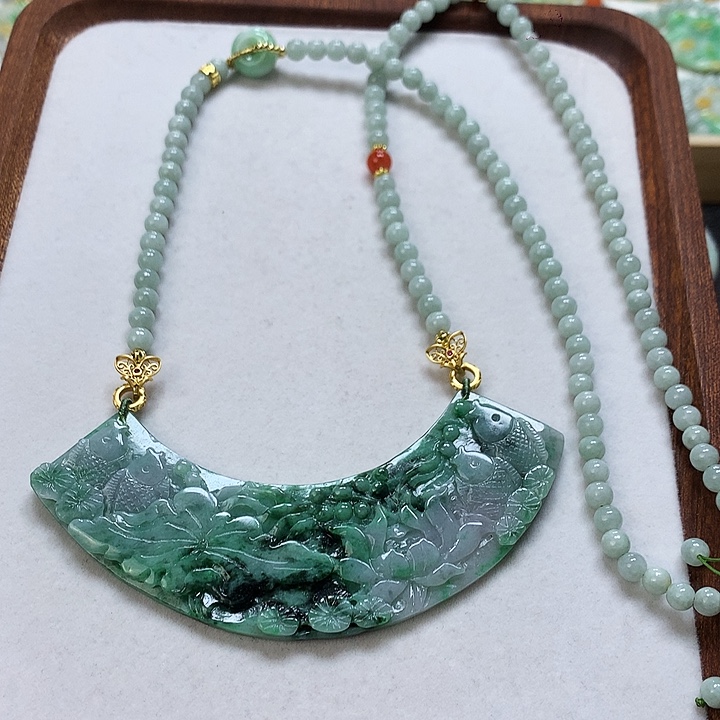 翡翠颈饰未镶嵌吊坠