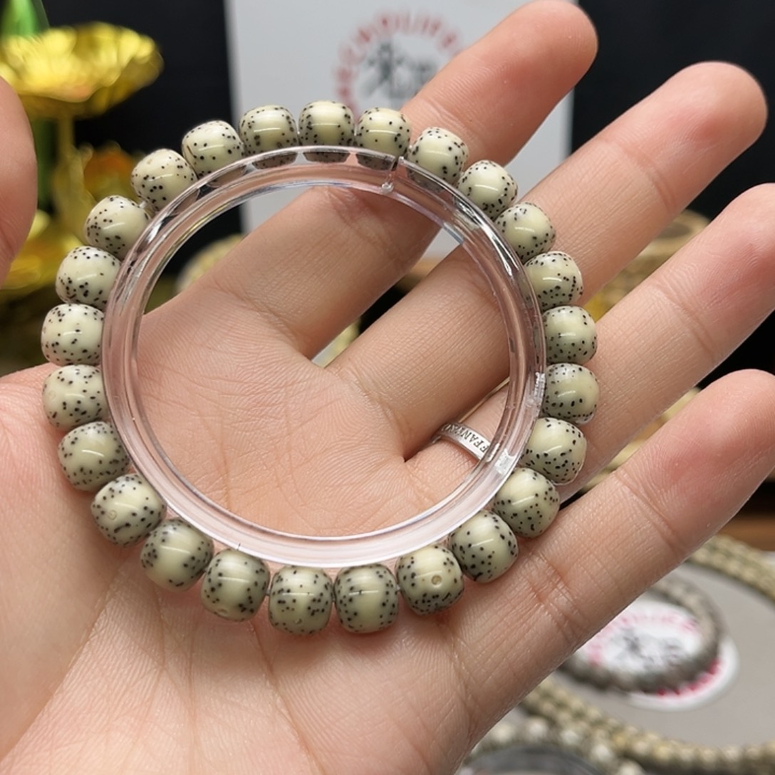 星月菩提手串骨瓷白侧留白