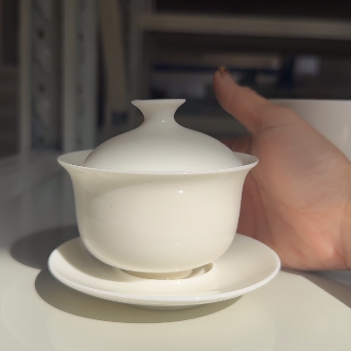 微瑕羊脂玉三才布袋盖碗