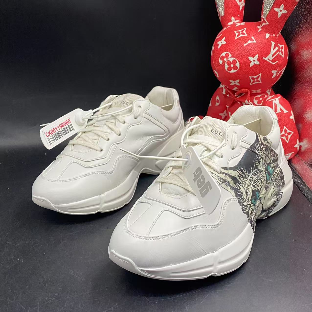 95新 GUCCI/古驰 【聚星优选】潮鞋白色猫咪老爹鞋38欧码kke115