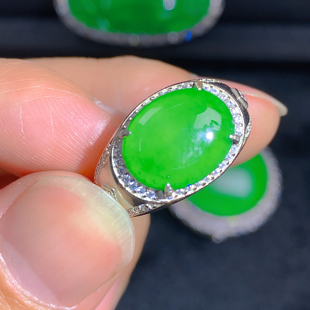 翡翠颈饰银S925镶嵌戒指