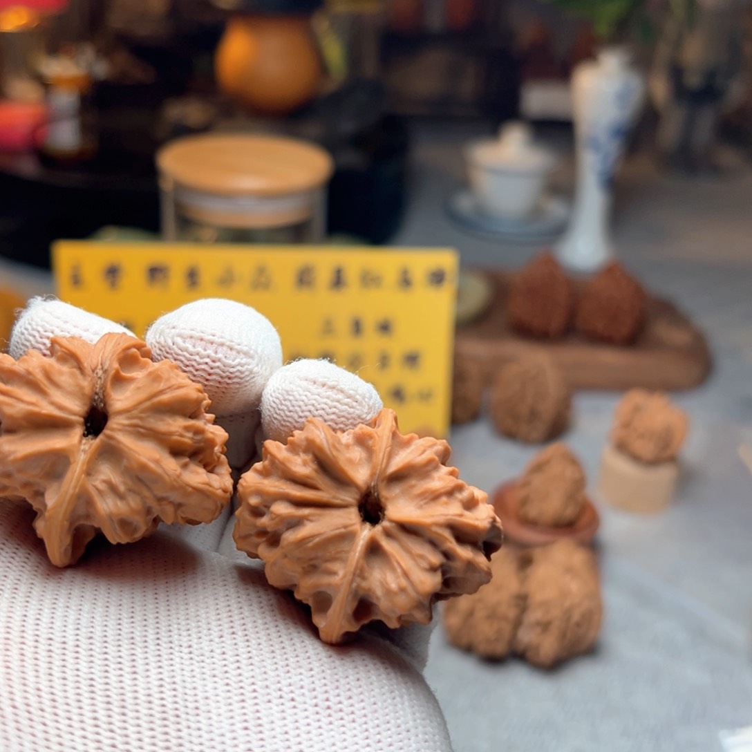 文玩核桃吊坠大*?蓟县红马蹄666