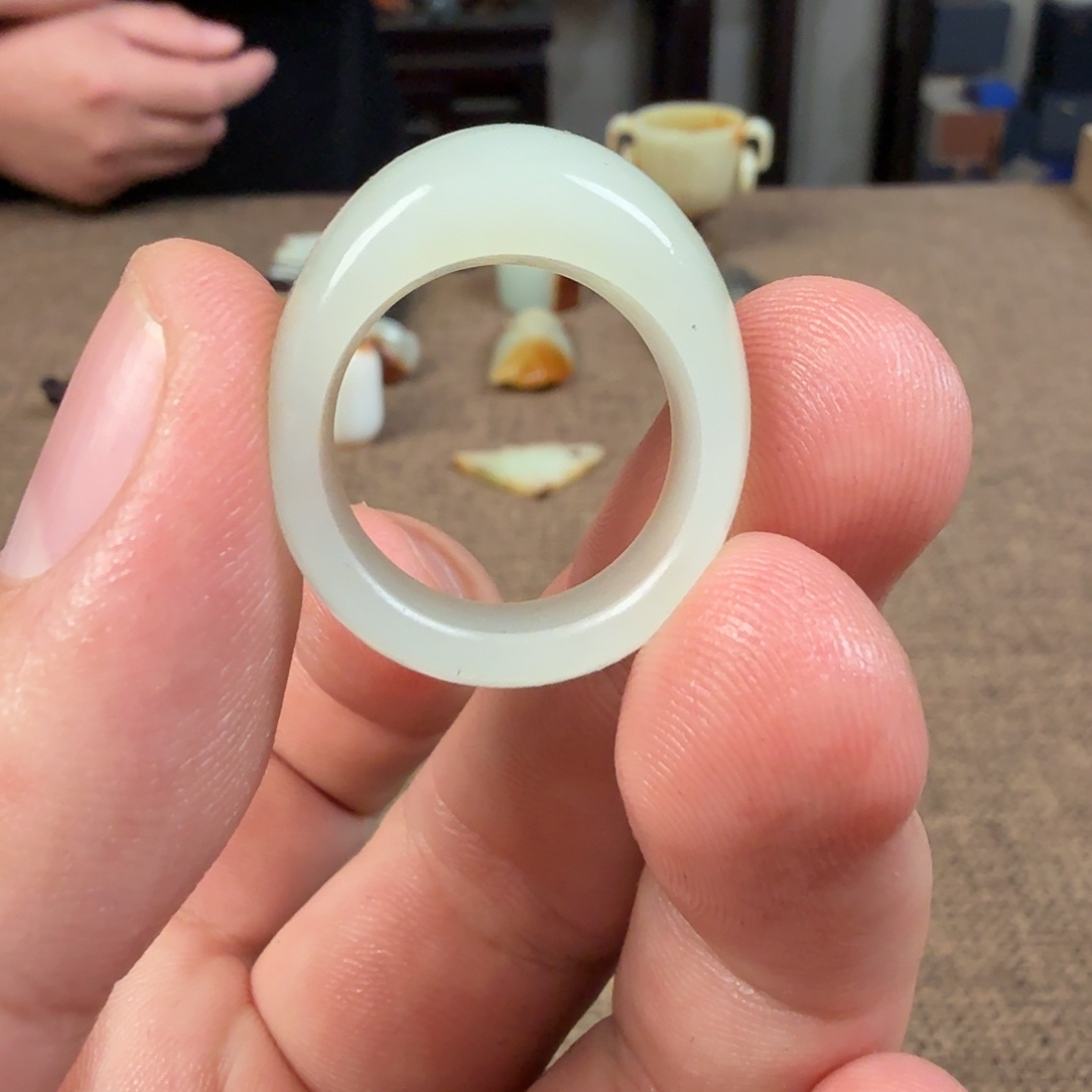 和田玉（糖玉）未镶嵌珠宝半成品田