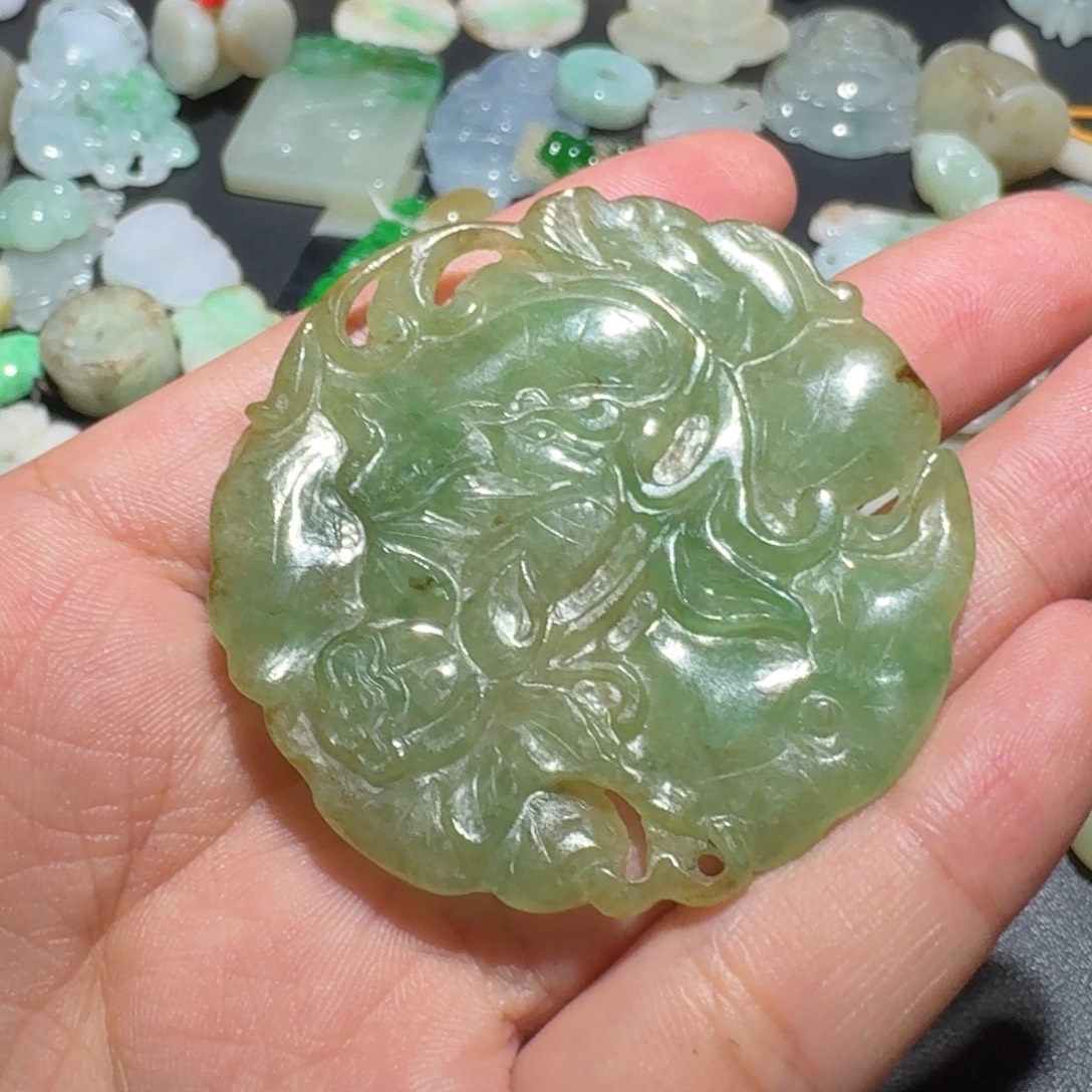 星***灯翡翠未镶嵌颈饰111