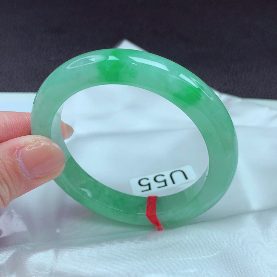 翡翠手镯未镶嵌手镯88