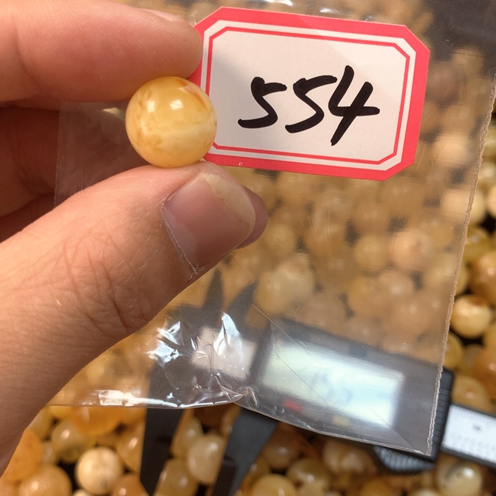 琥珀未镶嵌珠宝奇石瑕疵13.9