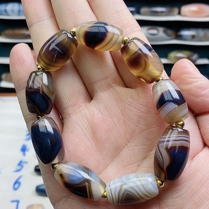 @***&玛瑙/玉髓未镶嵌颈饰