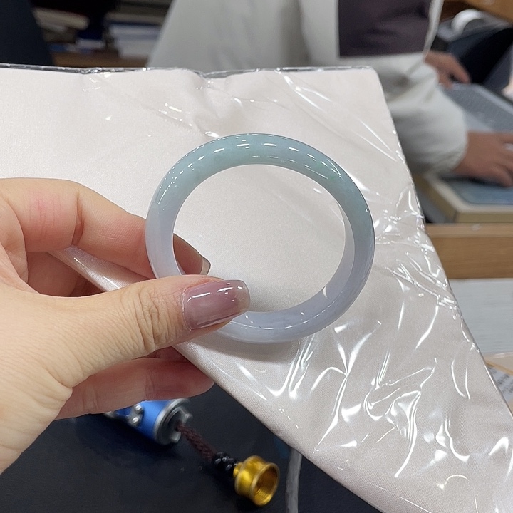 翡翠手镯未镶嵌贰**玖手镯贵妃