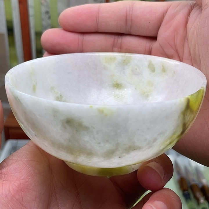 蛇纹石玉未镶嵌四大名玉玉碗
