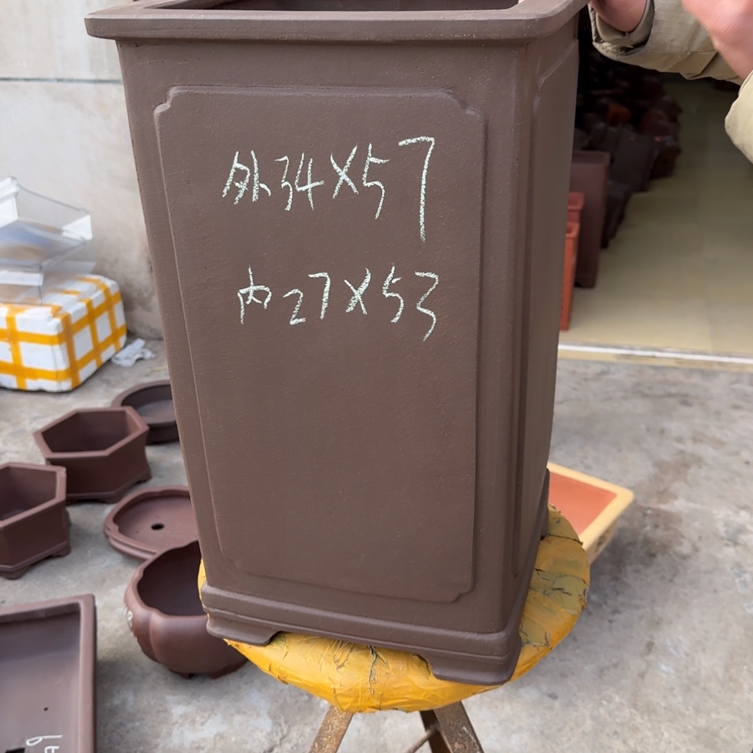 紫砂花盆呜呜呜呜