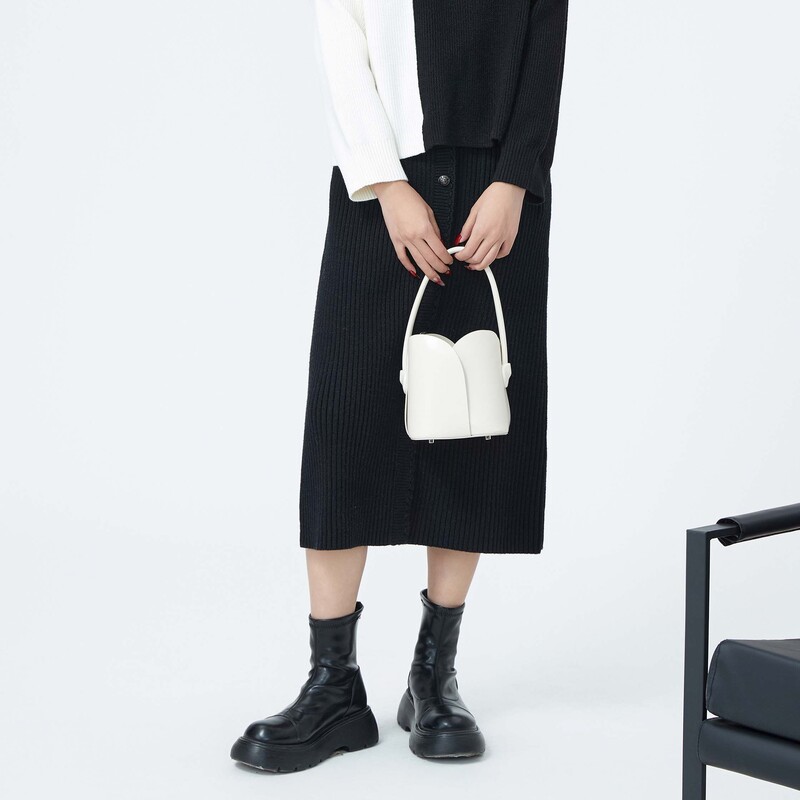 sdeer圣迪奥女装时尚气质OL风慵懒松紧高腰针织直筒长裙S23481114