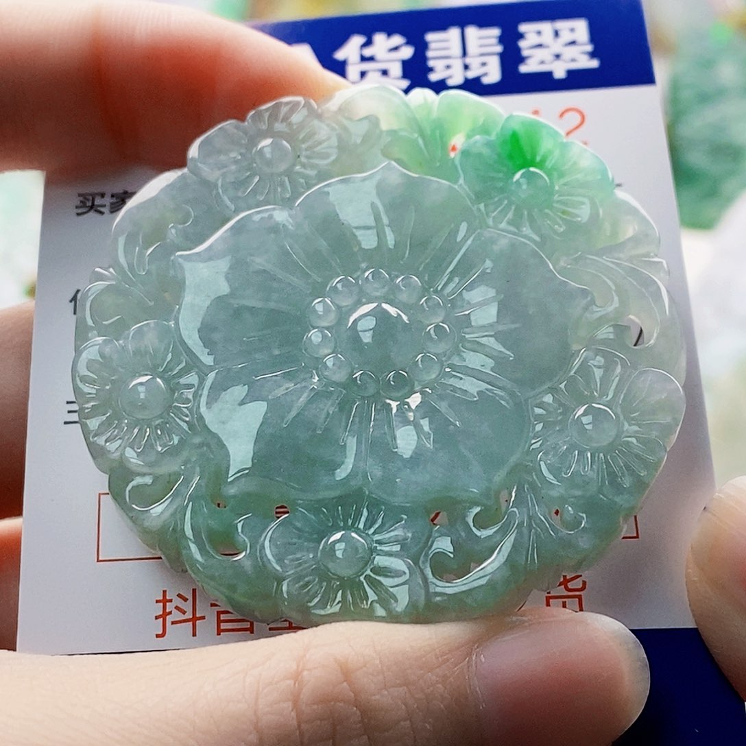 吊坠(不含链)未镶嵌翡翠