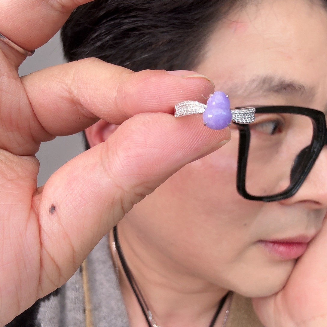 S****翡翠18K金镶嵌颈饰一件