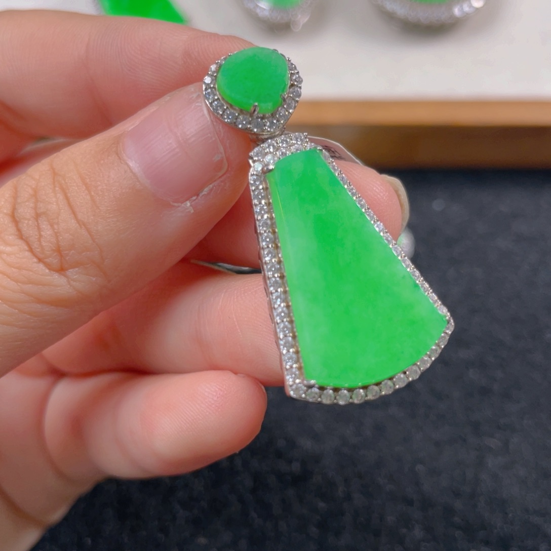 翡翠颈饰银S925镶嵌h h n n n n