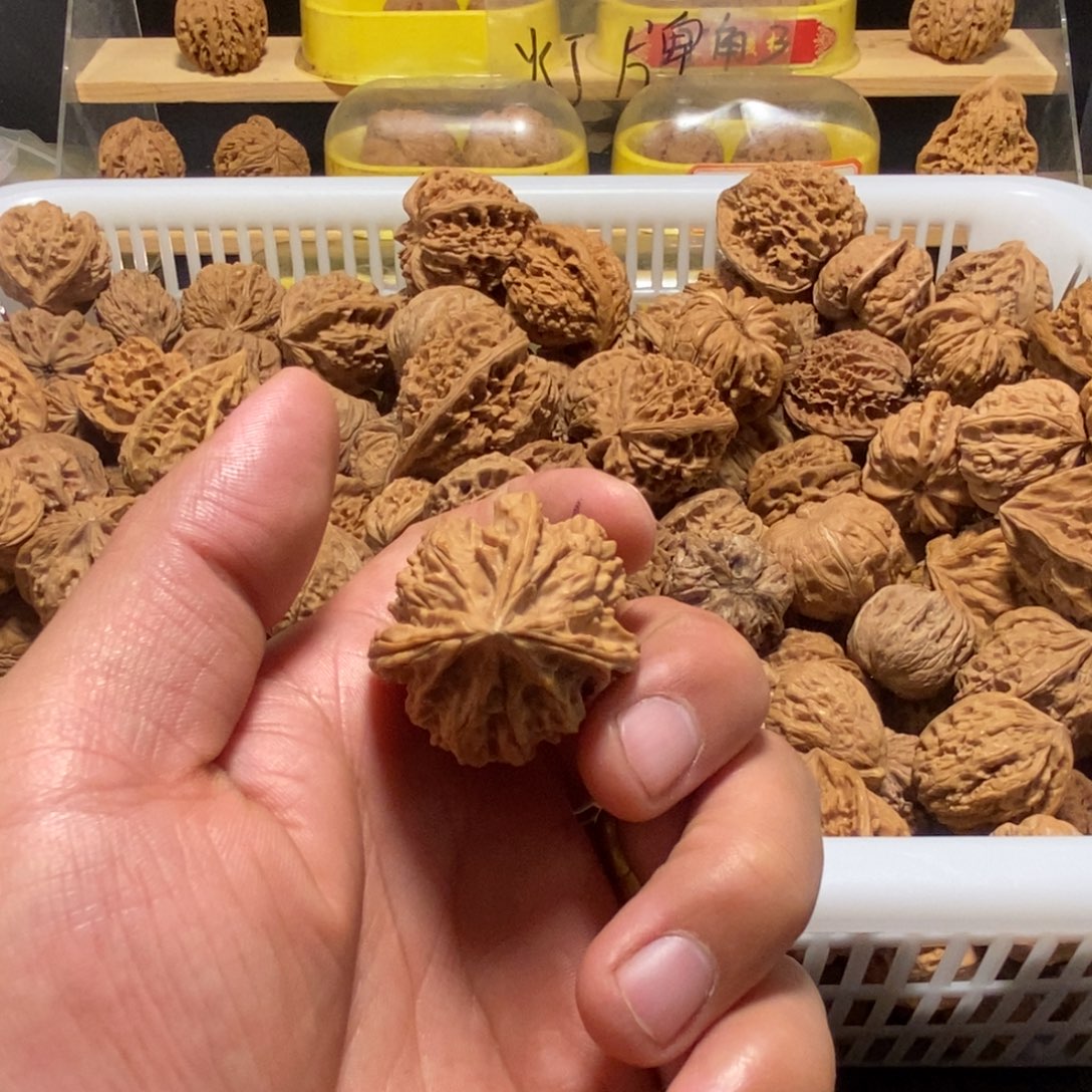 ****饭文玩核桃吊坠核桃异形