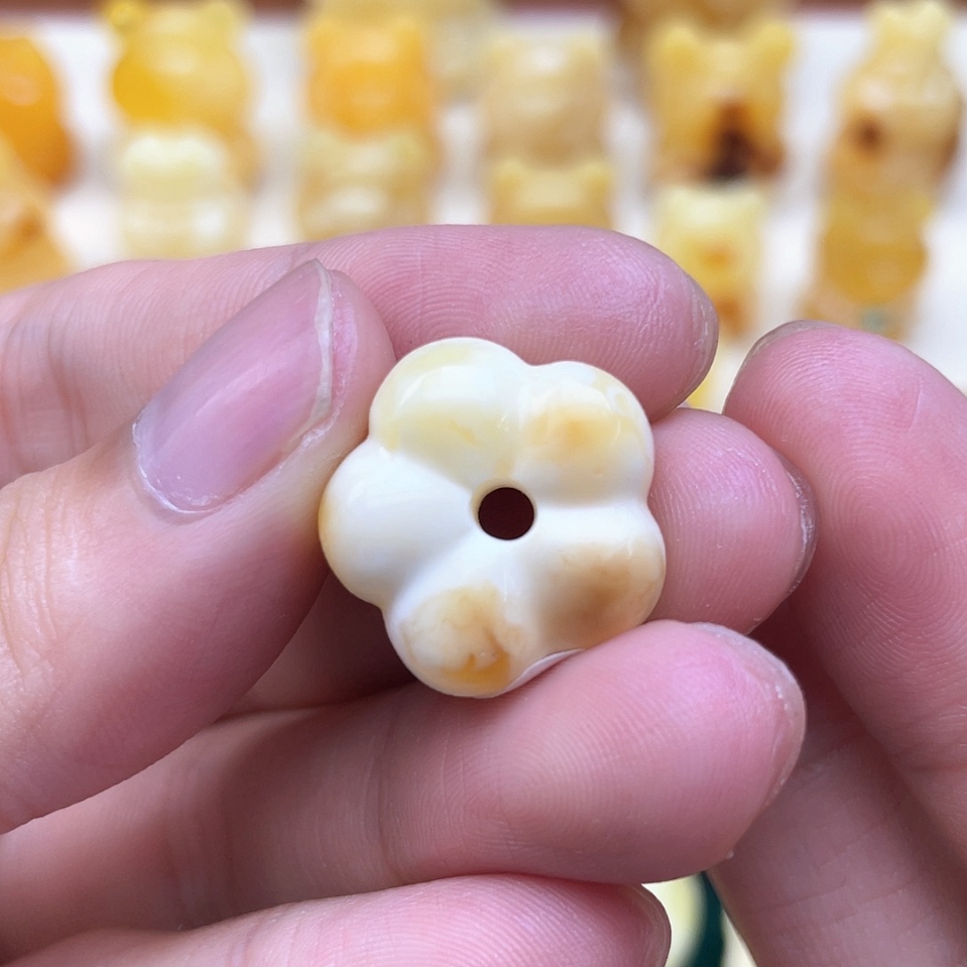 未镶嵌琥珀裸石蜜蜡