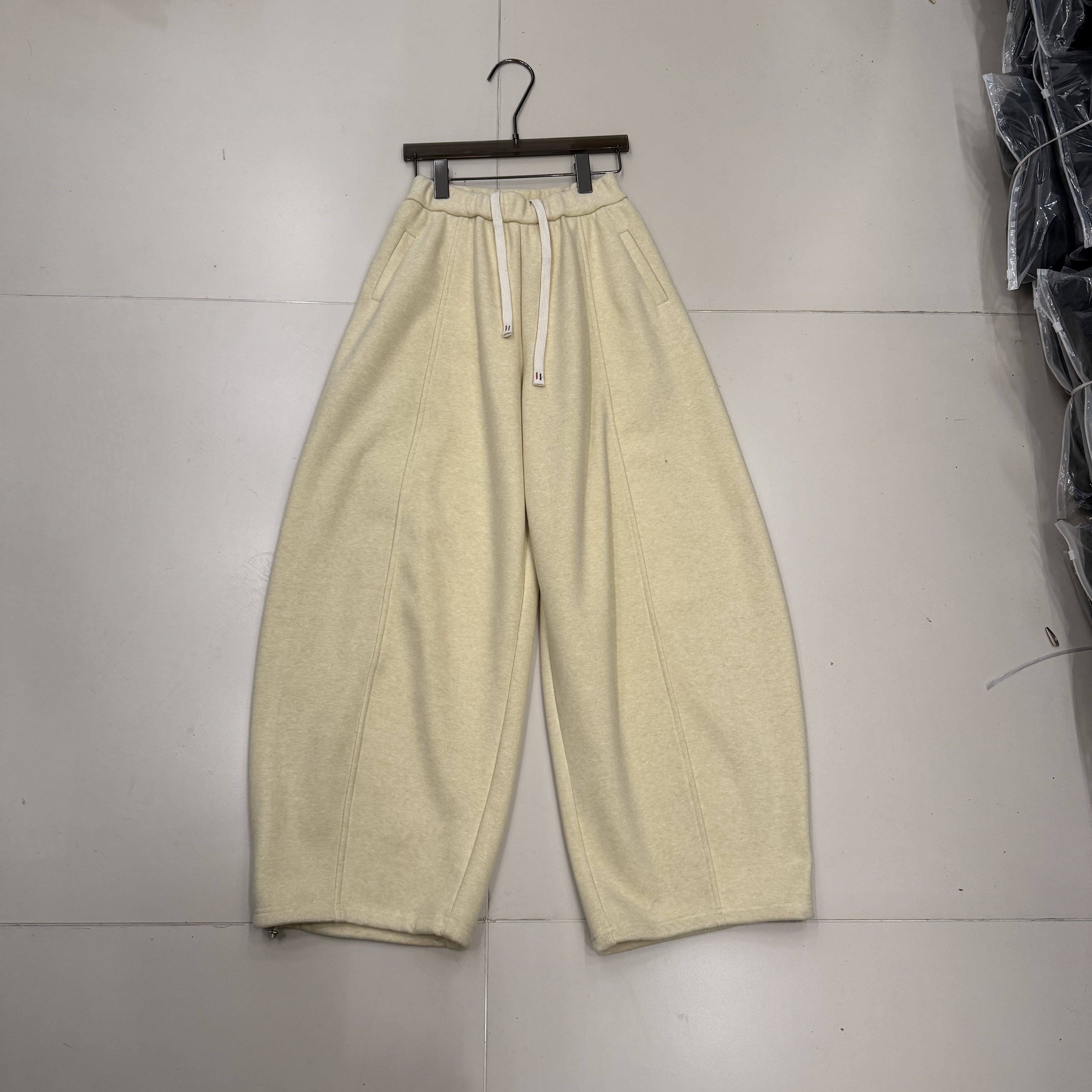 冬季新款加绒加厚松紧腰长裤显瘦休闲百搭长裤9309