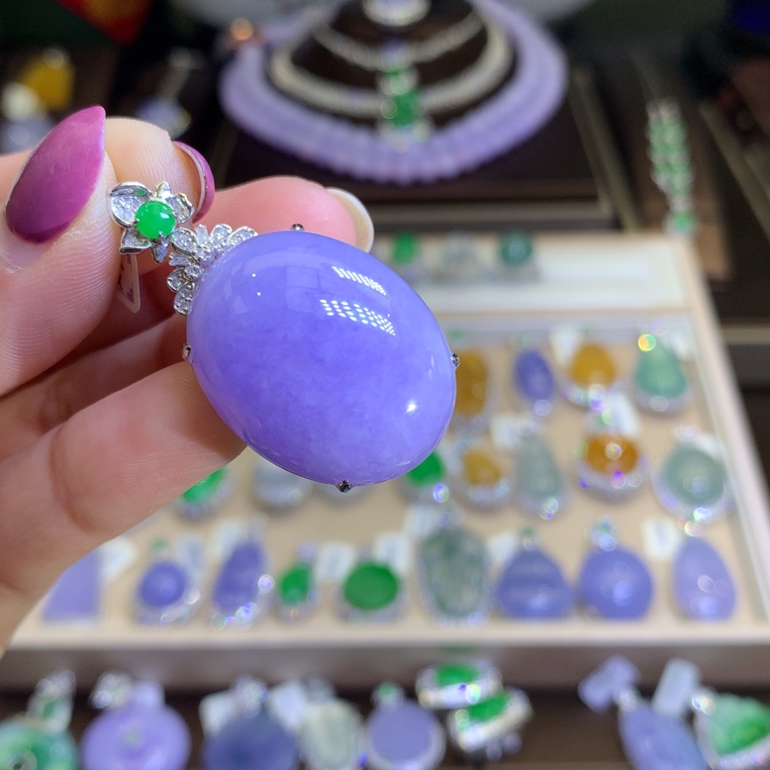 翡翠颈饰18K金镶嵌翡翠