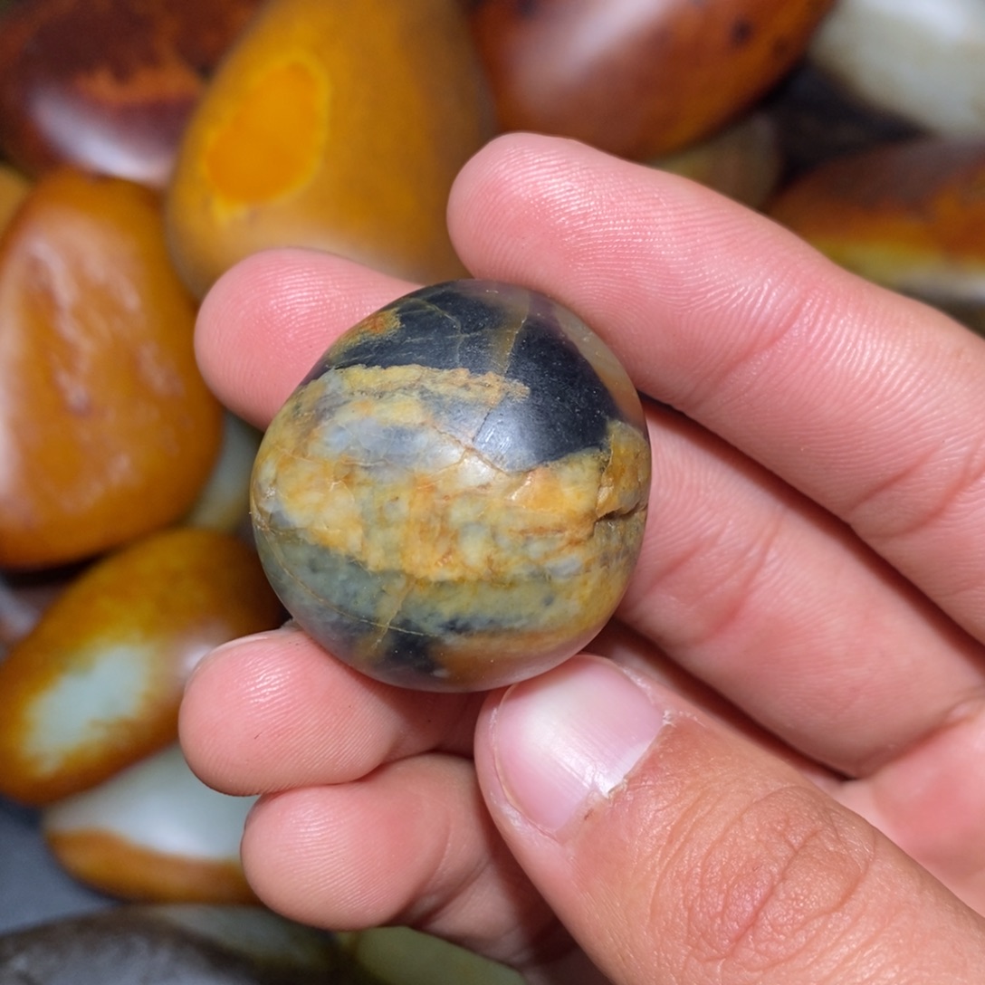 和田玉未镶嵌珠宝奇石