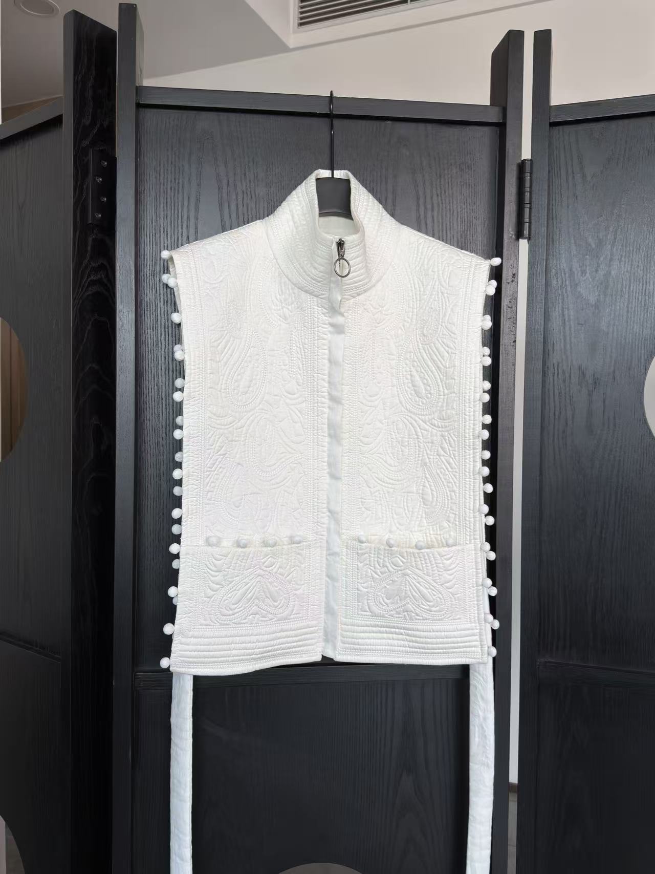 匠人款手工包球满绣工艺棉马甲、