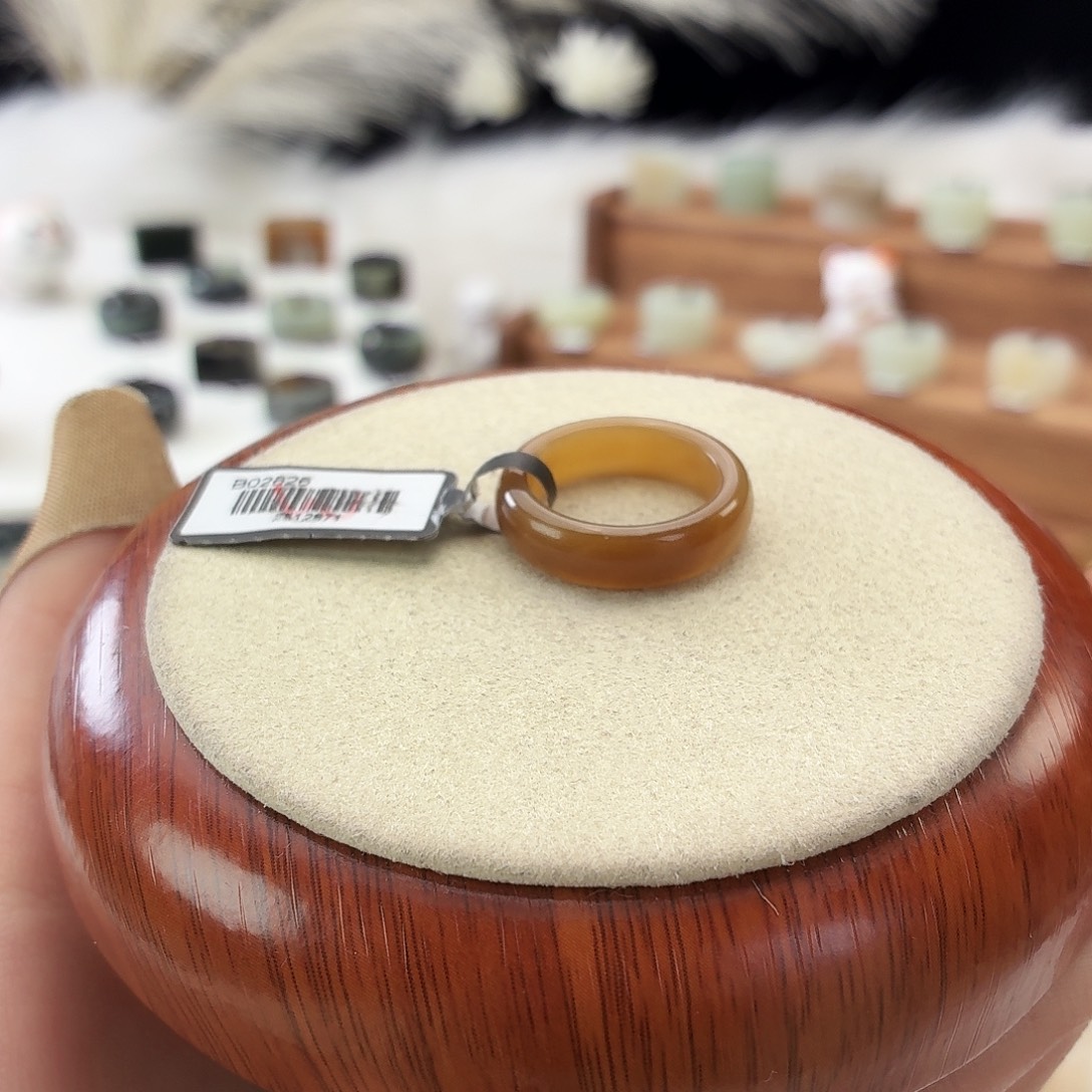 和田玉未镶嵌戒指糖色泥鳅背17.18mmj37