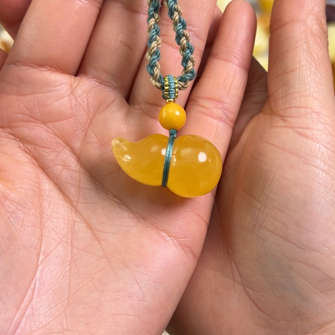 琥珀裸石未镶嵌蜜蜡