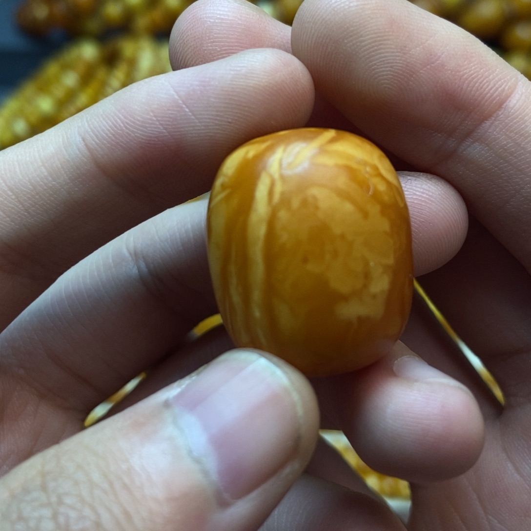 蜜蜡未镶嵌珠宝奇石